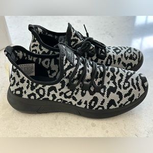 Leopard sneakers size 8
